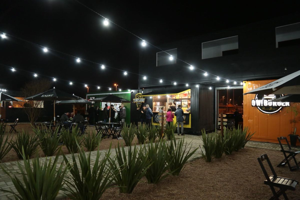 Gastronomia e estrutura do Container Food Park agradam visitantes