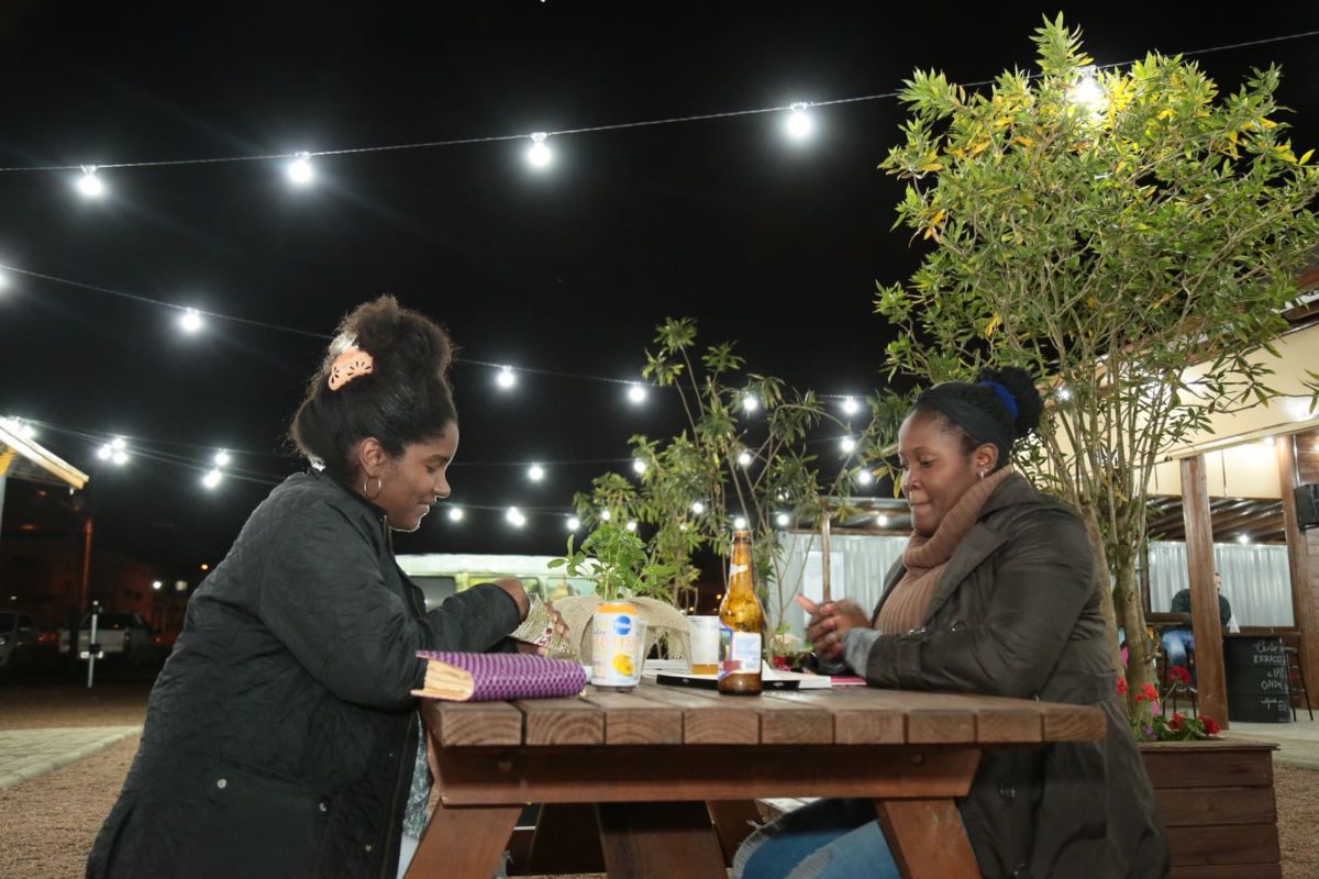 Gastronomia e estrutura do Container Food Park agradam visitantes