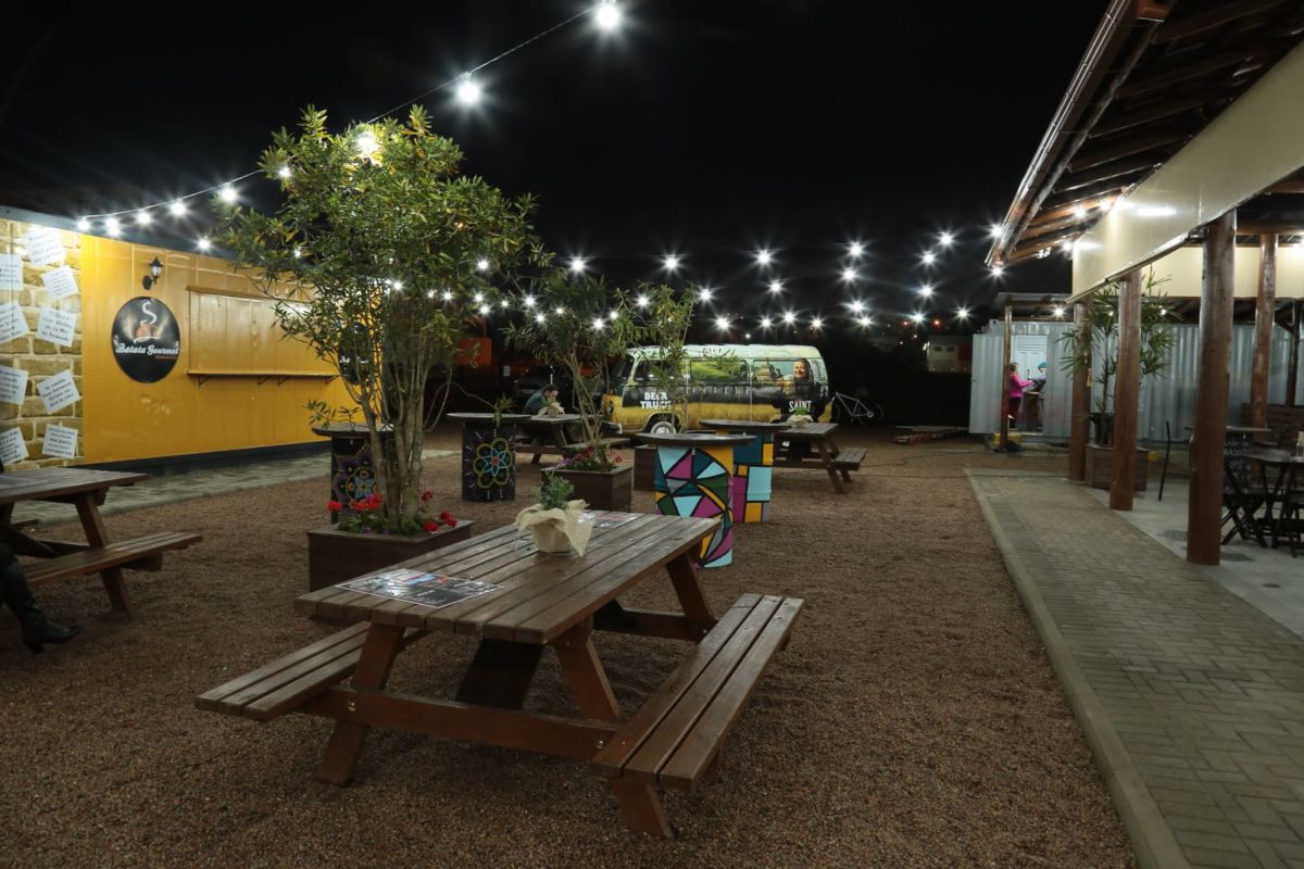 Gastronomia e estrutura do Container Food Park agradam visitantes