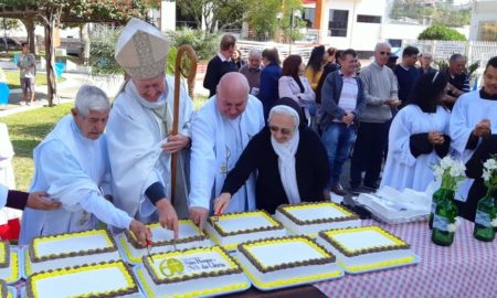 Missa e corte do bolo marcam os 60 anos de fundação da Paróquia São Roque