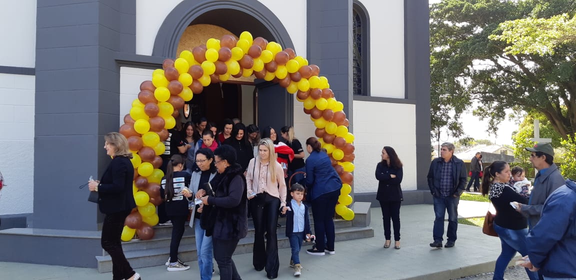 Missa e corte do bolo marcam os 60 anos de fundação da Paróquia São Roque