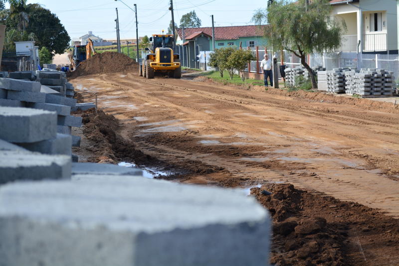 Três ruas do Bairro Monte Verde recebem pavimentação