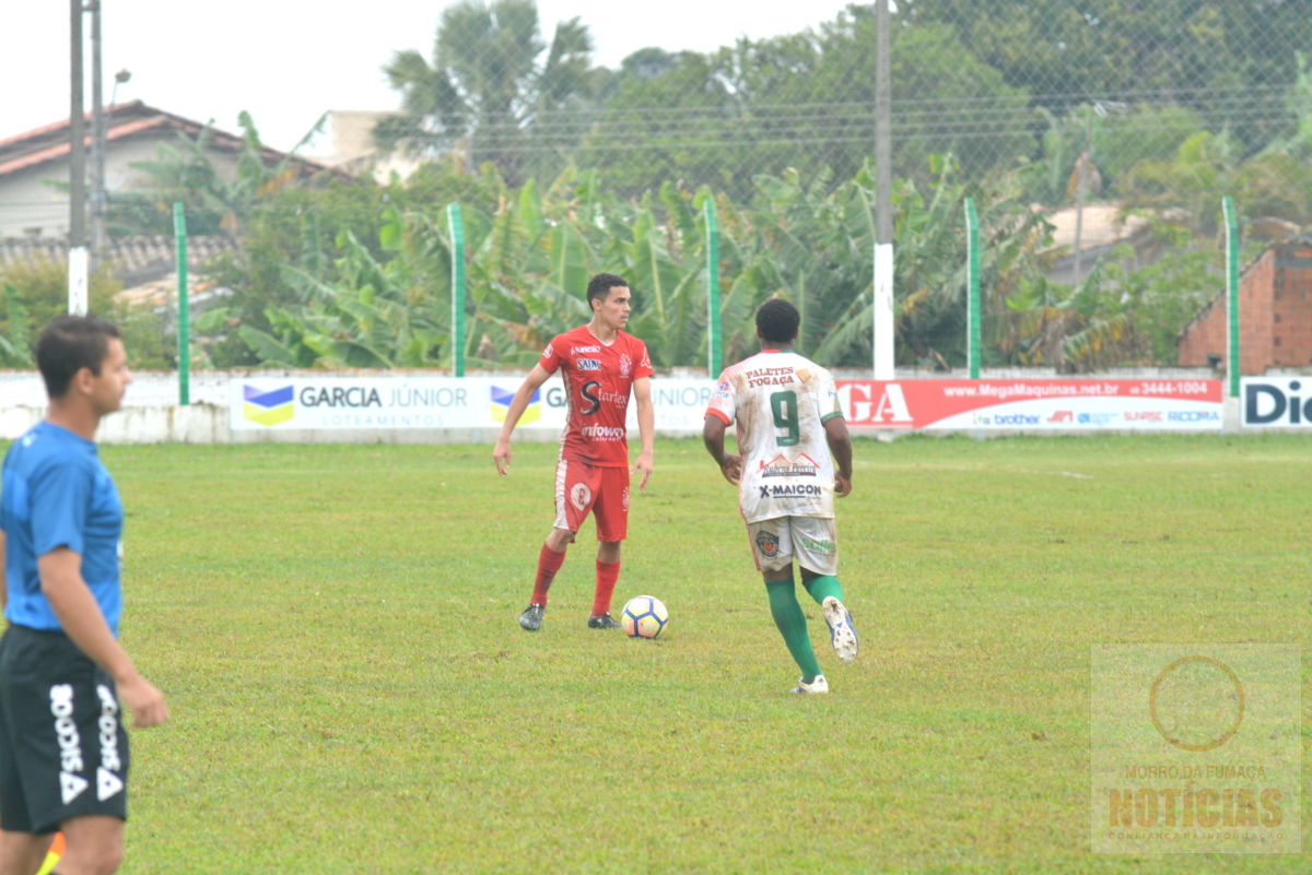 Júnior do Rui Barbosa vence na estreia da Larm