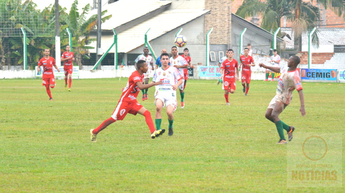 Júnior do Rui Barbosa vence na estreia da Larm