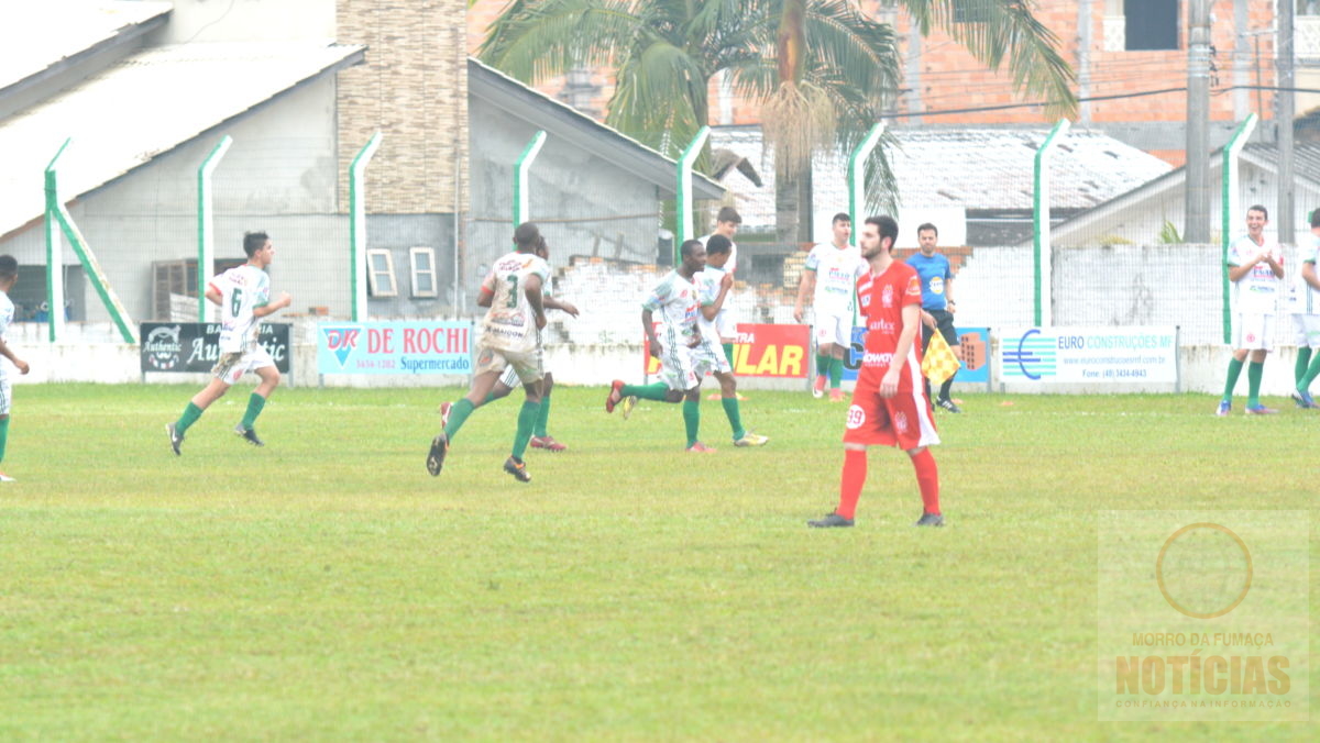 Júnior do Rui Barbosa vence na estreia da Larm