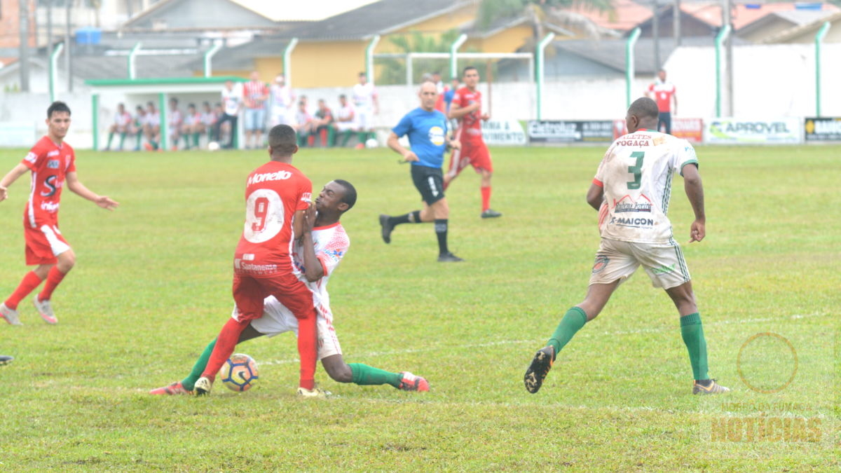 Júnior do Rui Barbosa vence na estreia da Larm