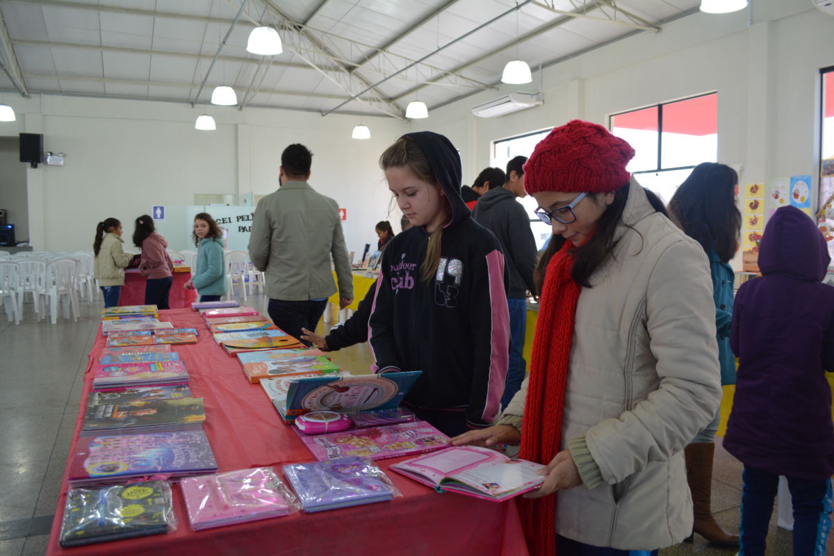 Morro da Fumaça realiza 5ª Feira do Livro e 2º Concurso de Redação