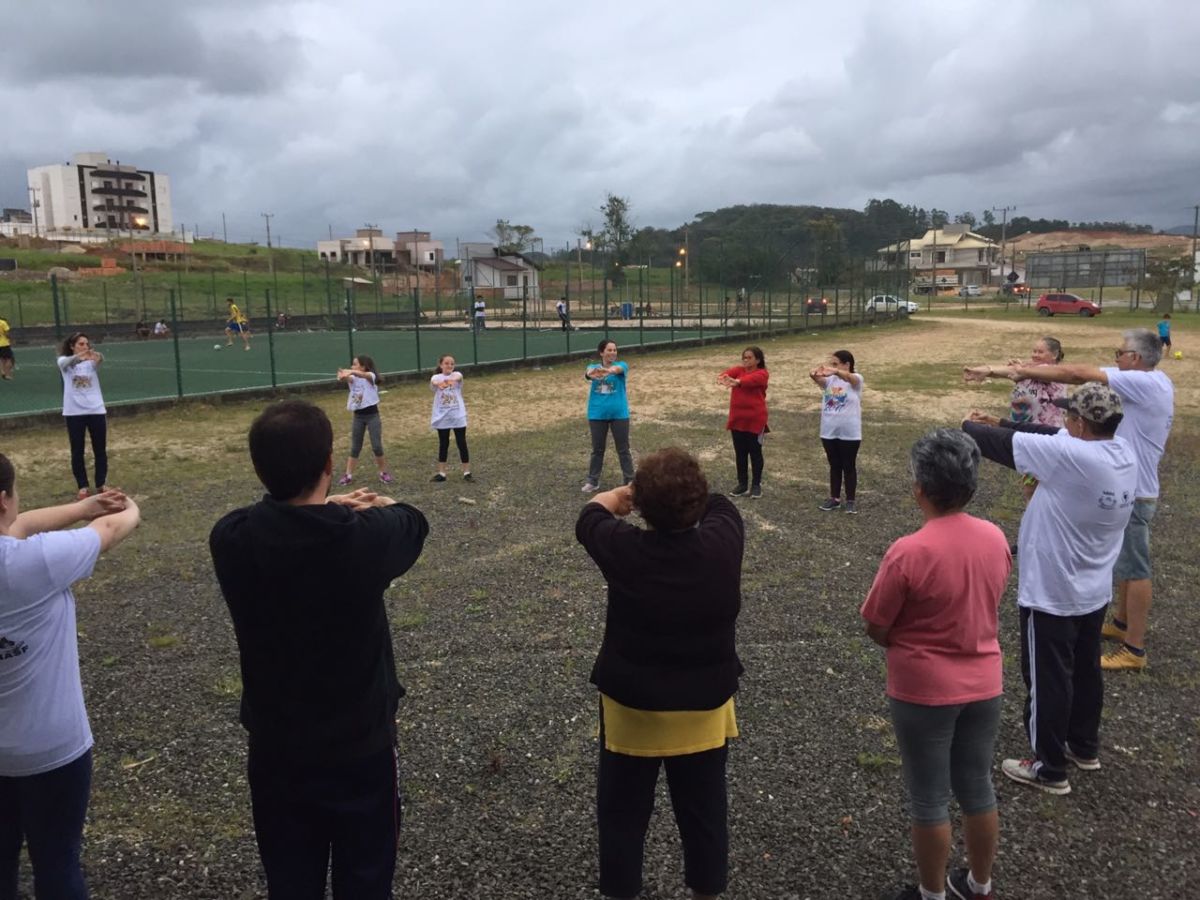 Bairro Cohab ganha grupo de caminhada orientada