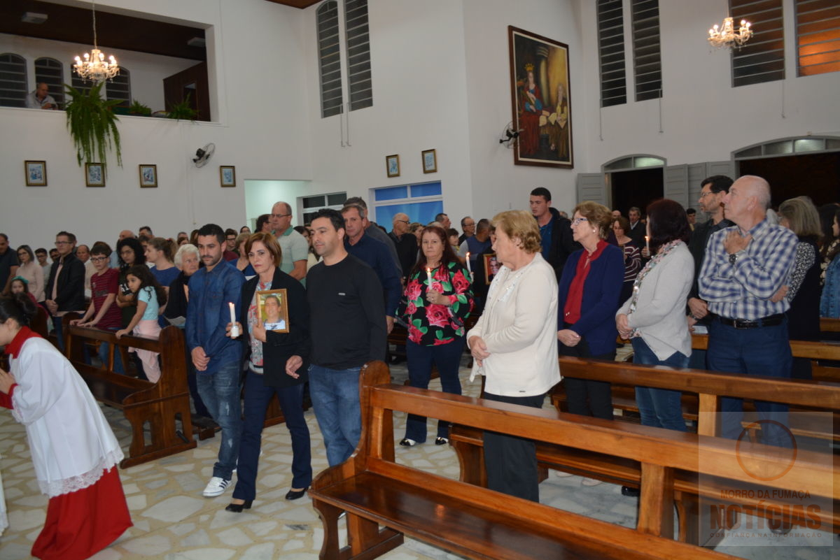 Celebração presta homenagem a integrantes já falecidos do Coral Vá Pensiero