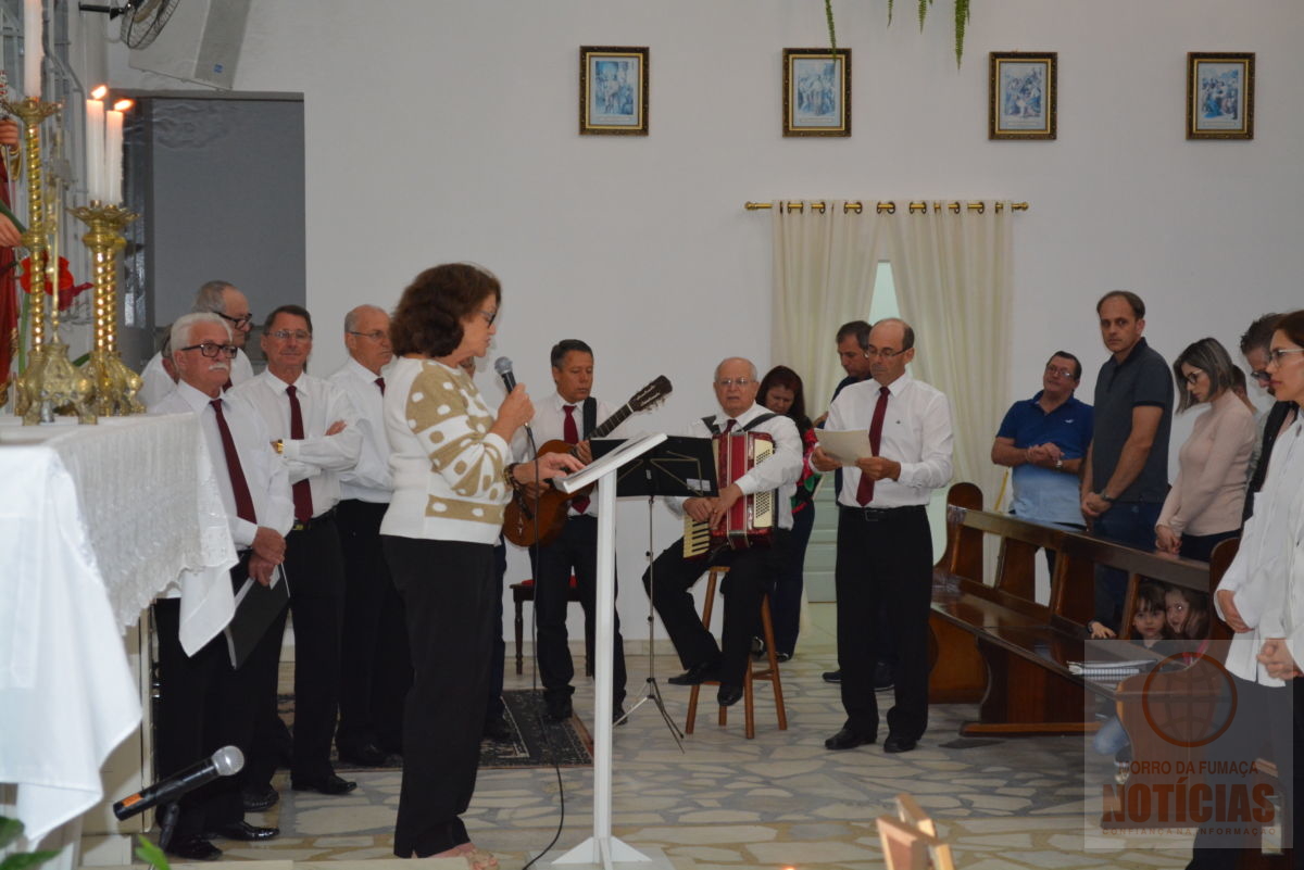 Celebração presta homenagem a integrantes já falecidos do Coral Vá Pensiero