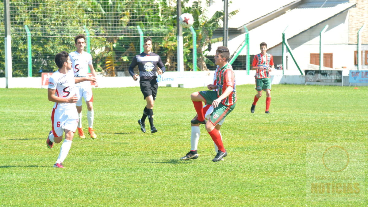 Júnior do Rui Barbosa joga bem, mas perde em casa