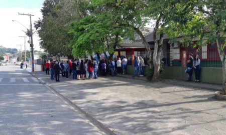 Votação começa sem tumulto em Morro da Fumaça