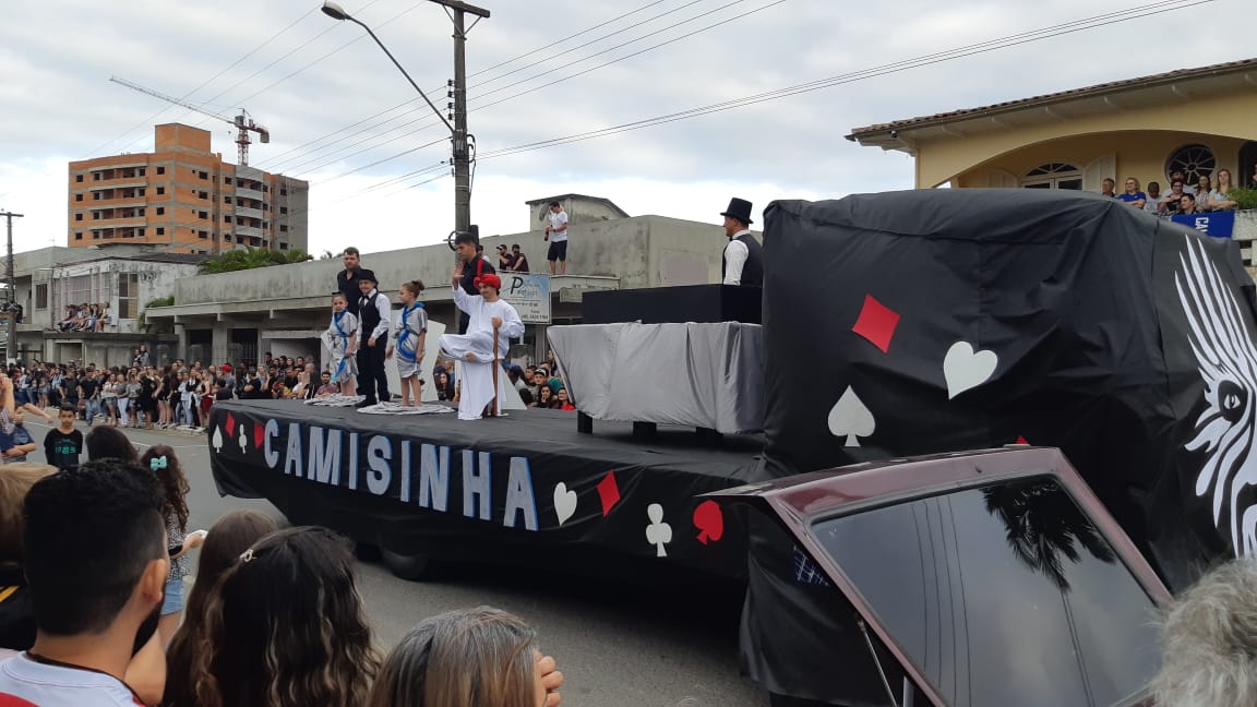 Quadrilha é o vencedor do desfile da FJF