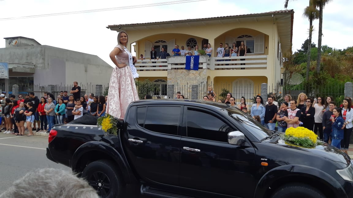 Quadrilha é o vencedor do desfile da FJF