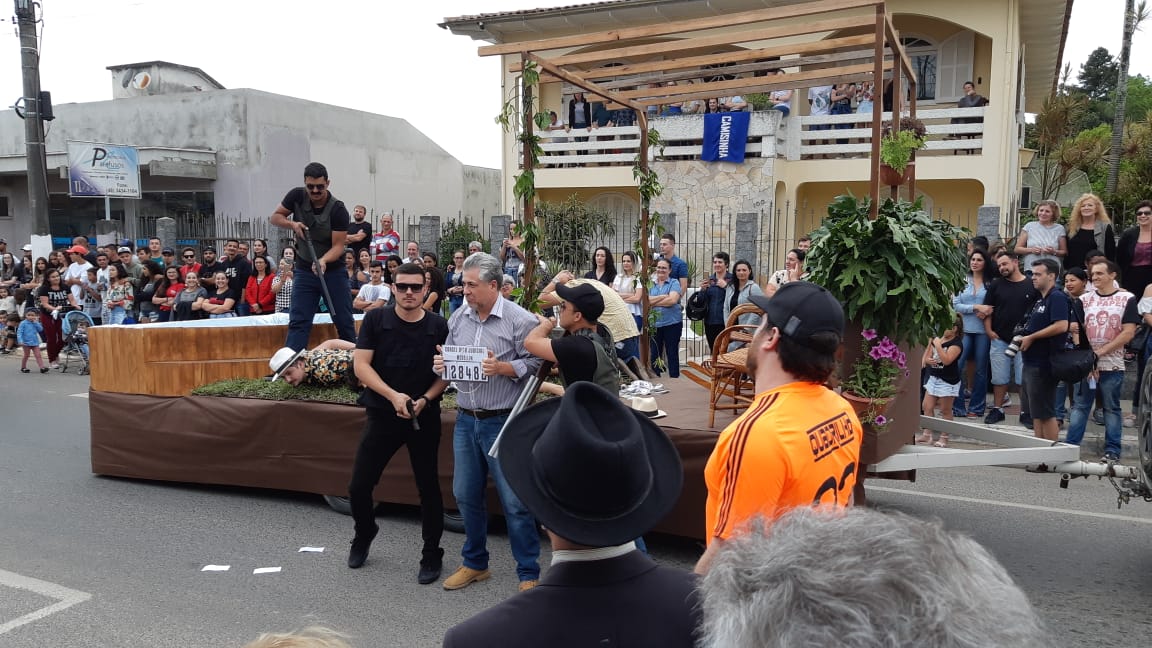 Quadrilha é o vencedor do desfile da FJF