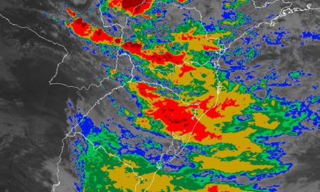 Meteorologia alerta para vento forte e ressaca no fim de semana