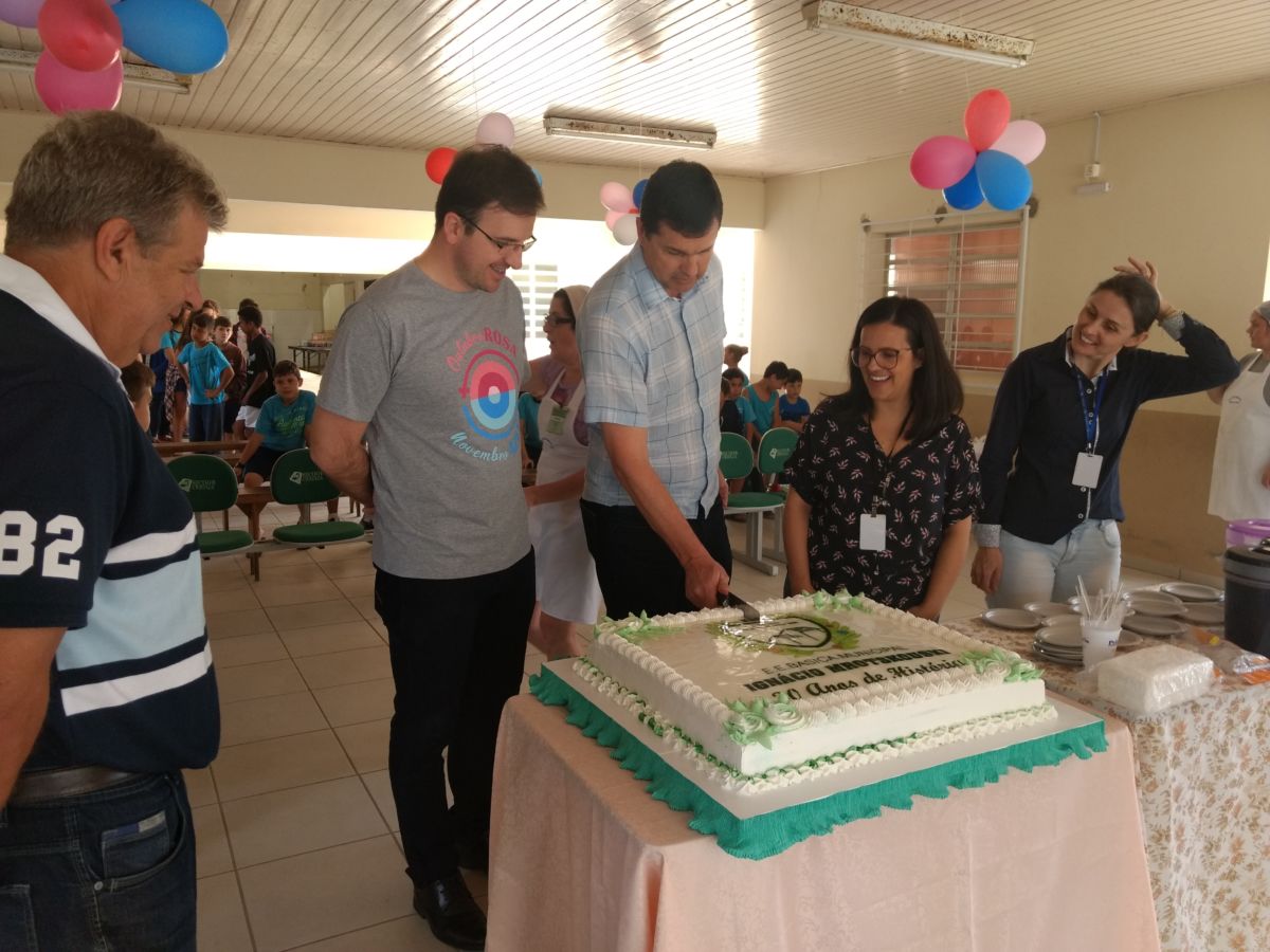 Escola Ignácio Mrotskouski comemora 30 anos