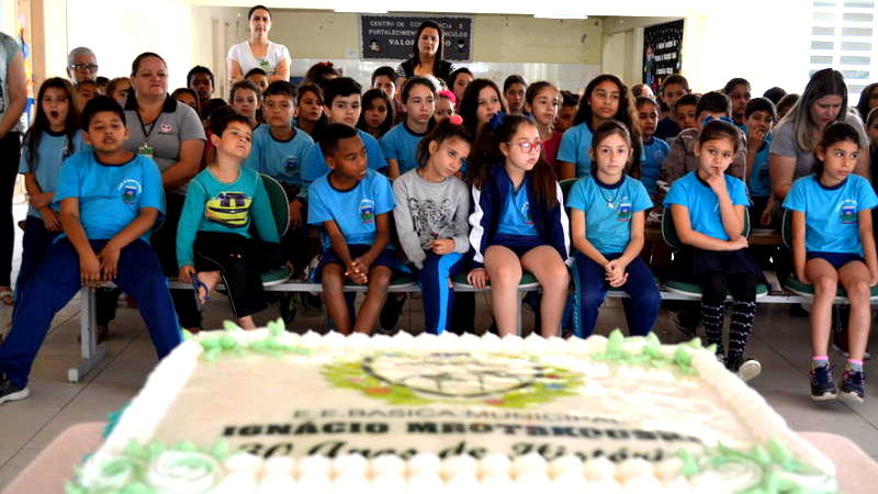 Escola Ignácio Mrotskouski comemora 30 anos