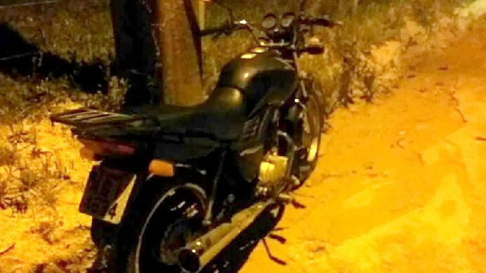 Polícia Militar recupera moto furtada
