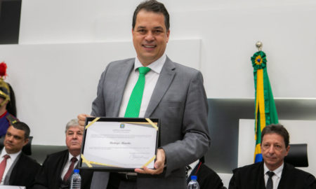 Deputado estadual Rodrigo Minotto é diplomado para novo mandato