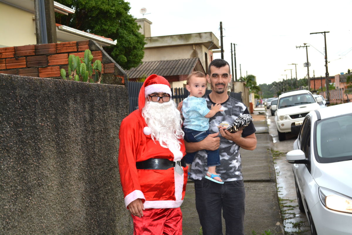 Natal Solidário do Corpo de Bombeiros faz a alegria da criançada