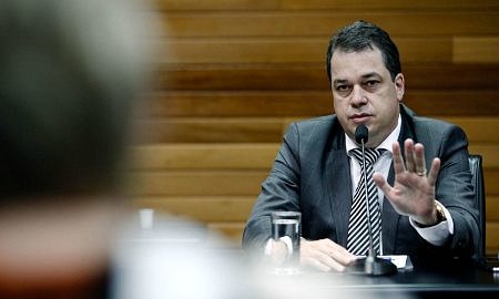 Deputado Rodrigo Minotto lamenta veto a PL que dá publicidade a agenda do Executivo