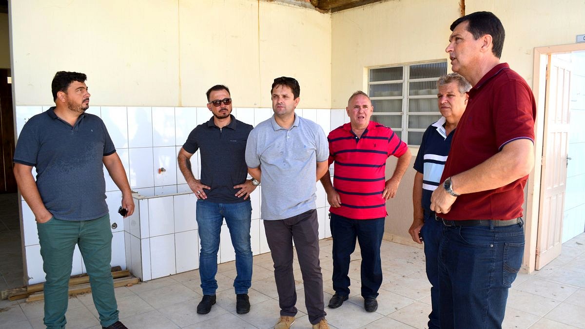 Prefeito e vereadores visitam obras em Morro da Fumaça