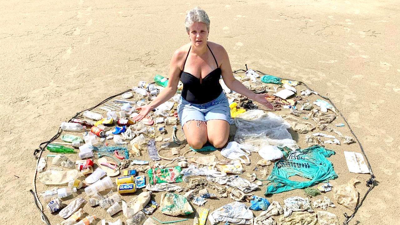 Sacolas e copos plásticos são os lixos mais comuns na beira mar da Esplanada