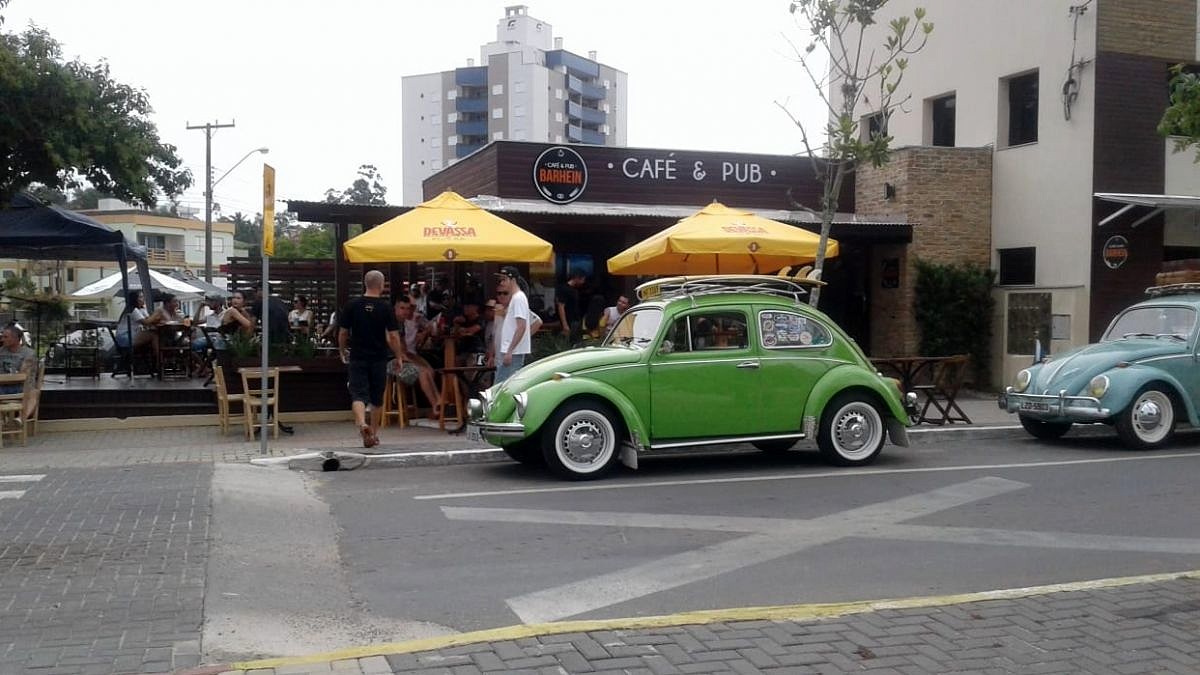 “Antigos na Praça” recebe colecionadores de veículos em Morro da Fumaça