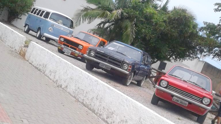 “Antigos na Praça” recebe colecionadores de veículos em Morro da Fumaça