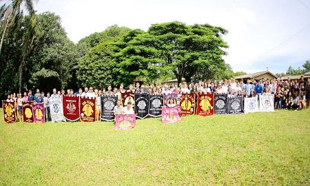 Leo Clube de Morro da Fumaça recebe jovens de todo Estado