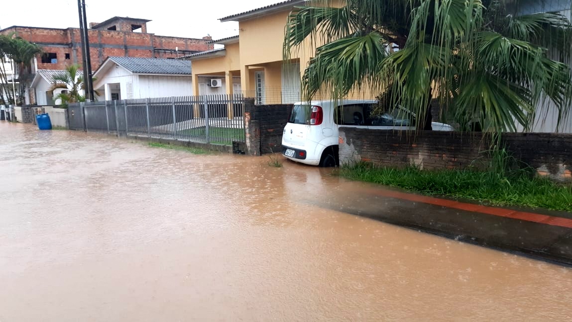 Temporal castiga Morro da Fumaça (COM FOTOS)