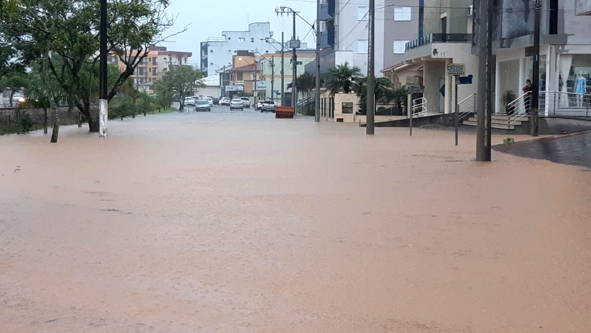 Temporal castiga Morro da Fumaça (COM FOTOS)