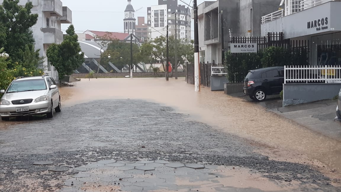 Temporal castiga Morro da Fumaça (COM FOTOS)