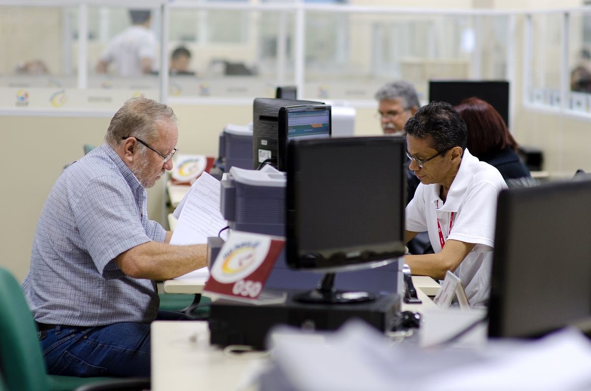 Quem tem direito adquirido não precisa antecipar aposentadoria