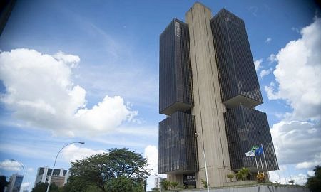 Banco Central mantém juros básicos no menor nível da história