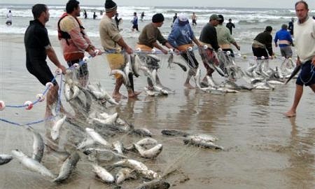 Cultura local: Pescadores dedicam dia para agradecimento às águas