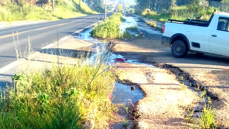 Vazamento no bairro Esplanada pode prejudicar abastecimento em Morro da Fumaça