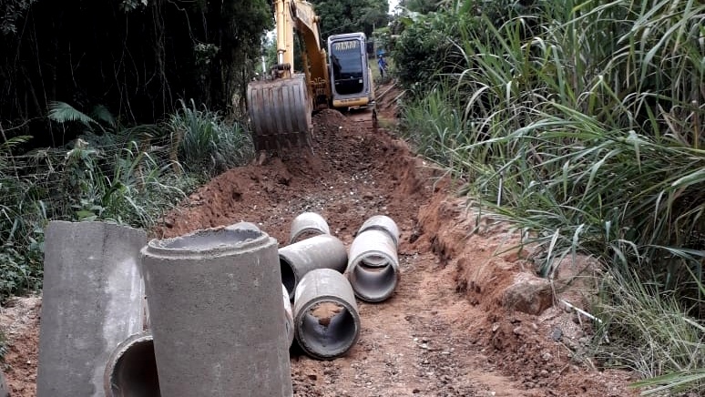 Construção de drenagem beneficia moradores de Linha Pagnan