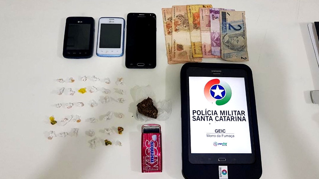 Polícia Militar: dois homens são detidos por tráfico de drogas e outro por posse