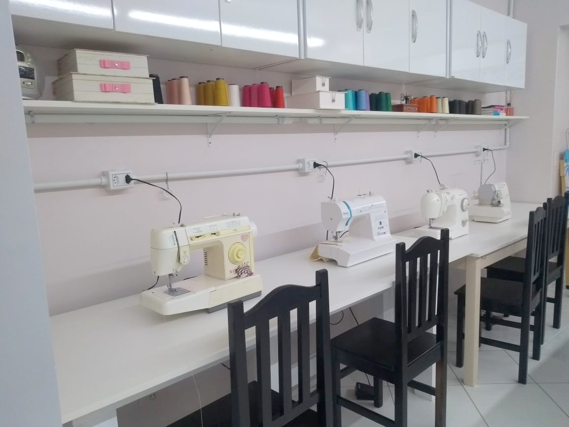 Fumacense inaugura laboratório de costura e modelagem em Criciúma
