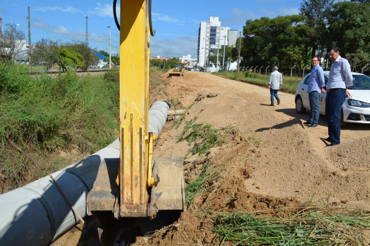 Drenagem é construída na Rua Inocente Pagnan