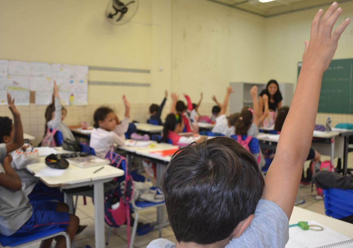 Professor que projetou escola do sertão cearense nacionalmente compartilhará vivências em Criciúma