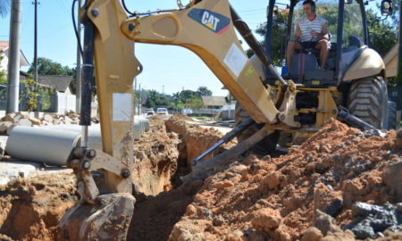 Governo recupera drenagem no bairro Esperança
