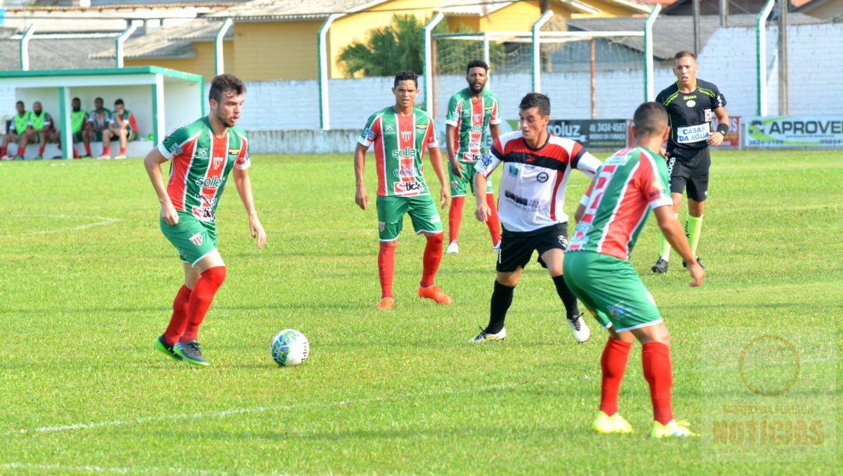 Rui Barbosa esbarra na retranca do Estância e na arbitragem