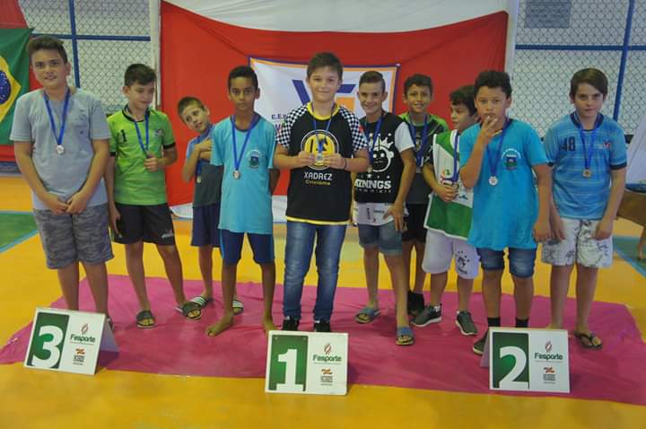 Alunos da Escola Vicente Guollo conquistam 36 medalhas no I Festival de Xadrez