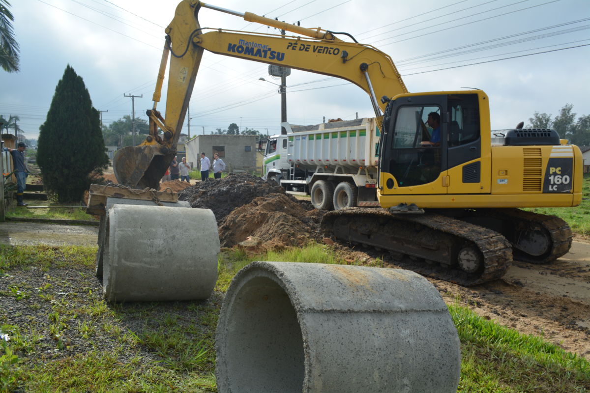 Governo inicia pavimentação da rua Malaquias Bonifácio Espíndola