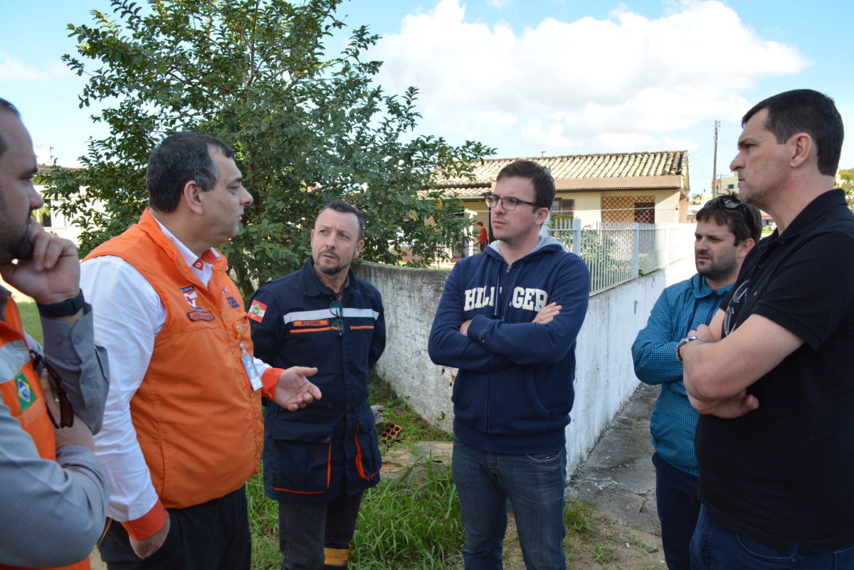 Prefeito e secretários estaduais fazem sobrevoo em Morro da Fumaça