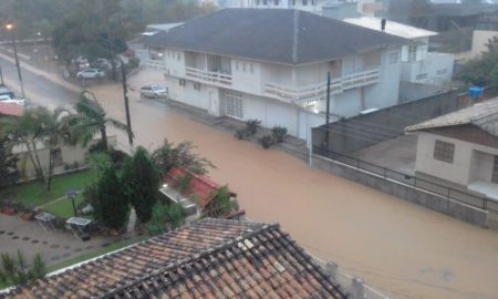 Fios elétricos caídos: Cermoful alerta moradores