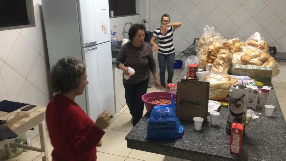 Igrejas acolhem famílias desalojadas em Morro da Fumaça